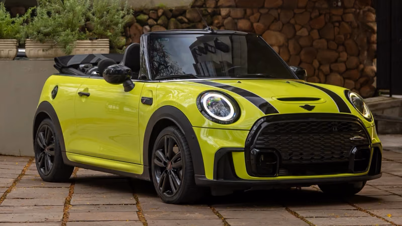 MINI Cooper Amarelo conversível em Gramado — foto 1